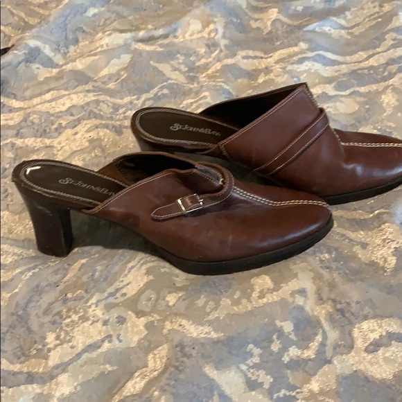 Brown leather clogs - Picture 2 of 6